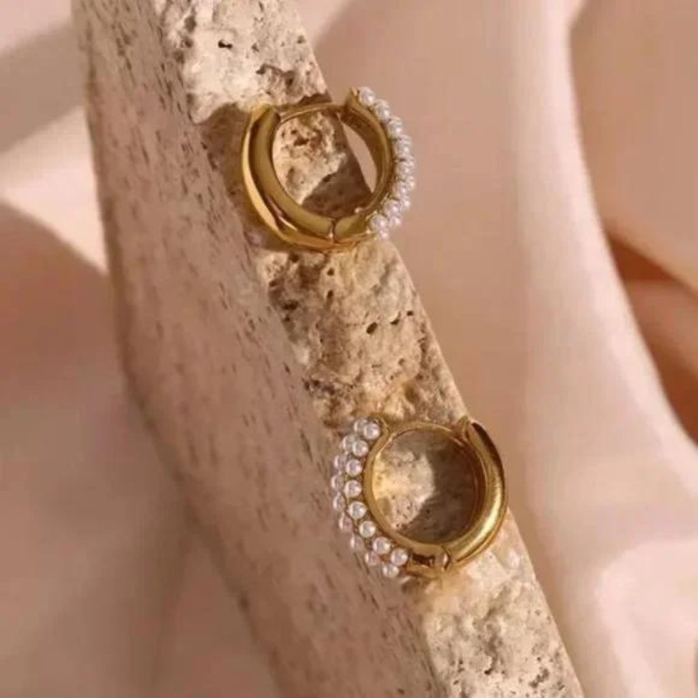 NEW PEARL 18K GOLD HOOP EARRINGS, BEAUTIFUL EARRINGS, CUTE EARRINGS. - Picture 6 of 7